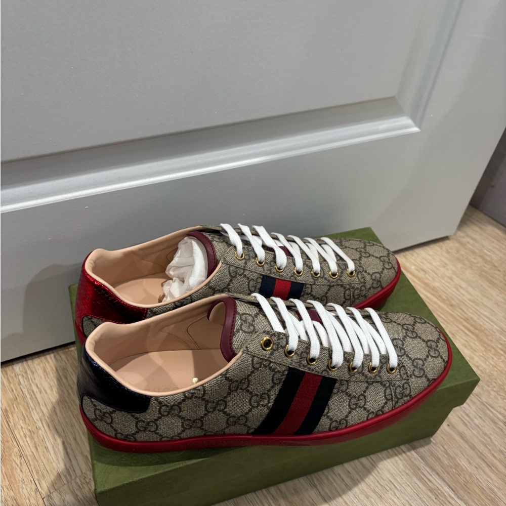 Gucci GG Canvas Sneakers - Picture 4 of 8